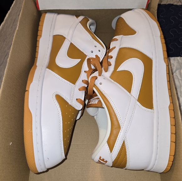 Nike Dunk Low - Picture 1 of 8